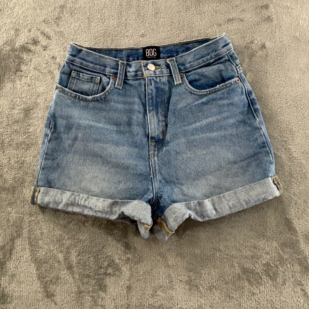 BDG Urban Outfitters Mom High-Rise Denim‎ Shorts Womens 27 Blue Jean Cuffed Hem
